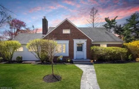 Photo of 1840 Lake Ave, Scotch Plains, NJ 07076 (MLS # 3993651)