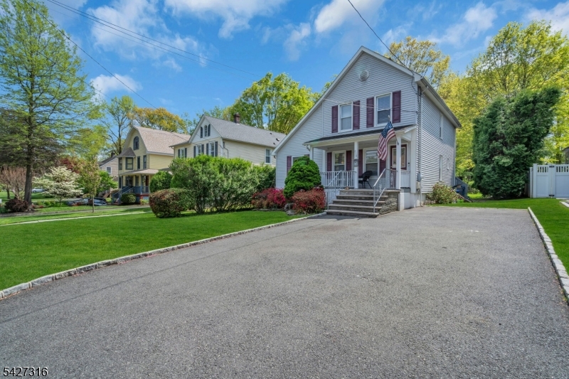 818 Summit Ave