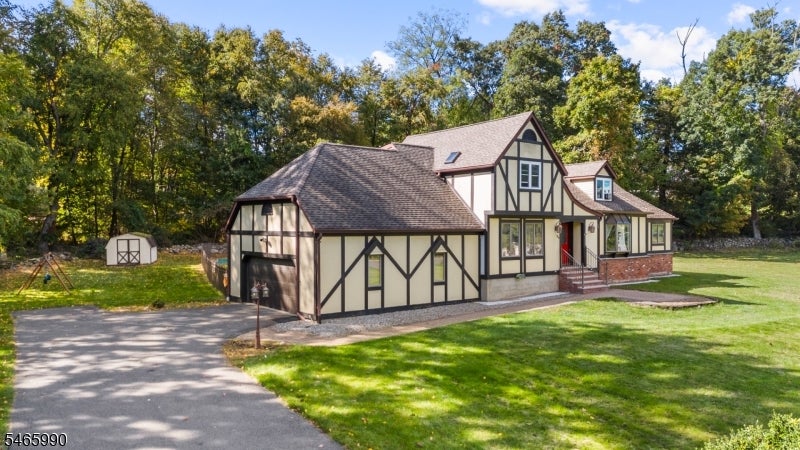 40 Woodland Rd