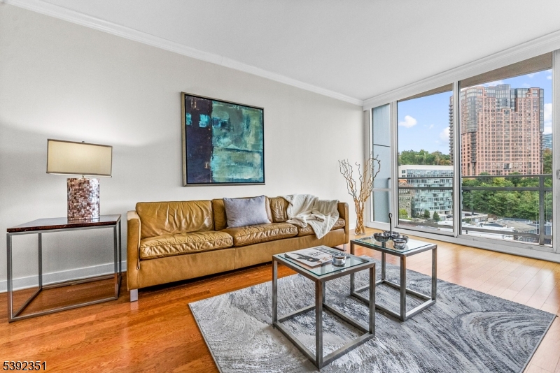 1017 Hudson Park