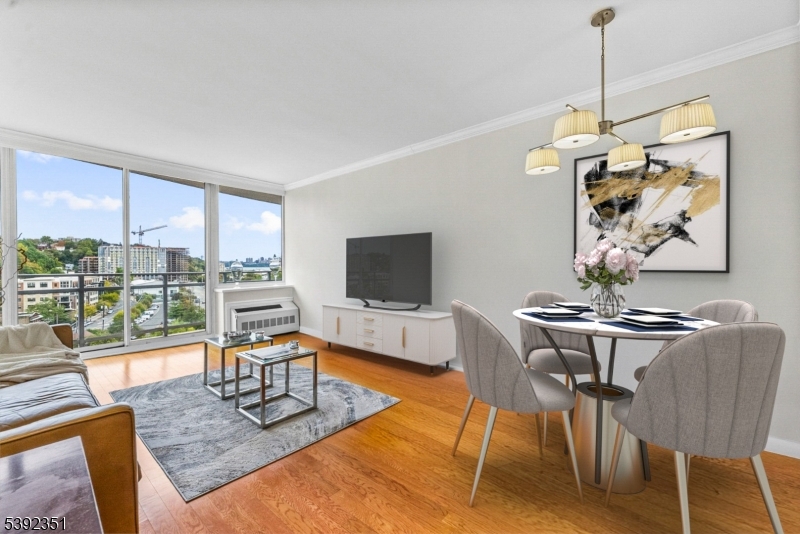 1017 Hudson Park