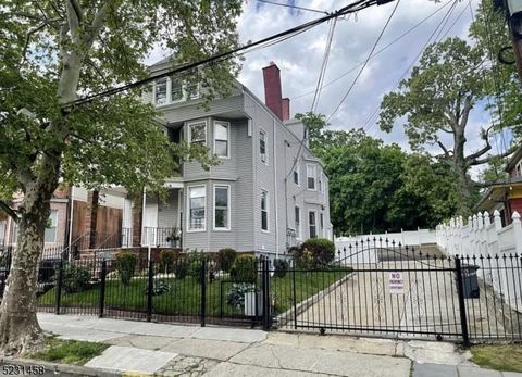 11-13 Carteret St Newark City NJ 07104