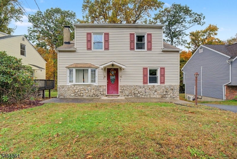 7 Redwood Ln