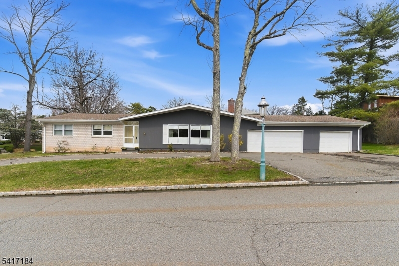 160 Glenview Rd