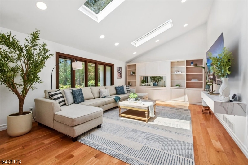 5 Sylvan Dr