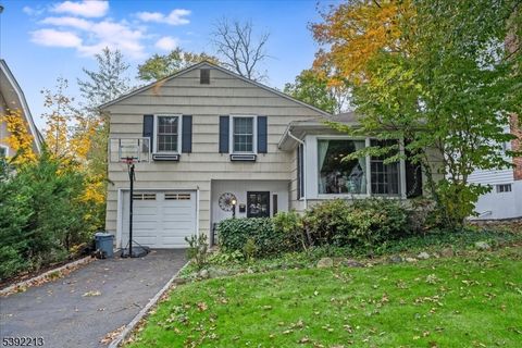Photo of 7 John Glenn Rd, Morristown, NJ 07960 (MLS # 3993665)