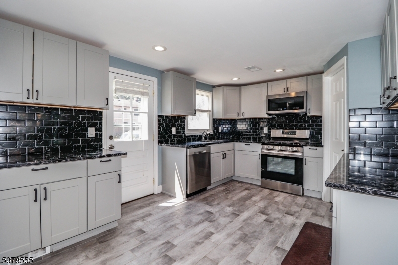 140 Newman St