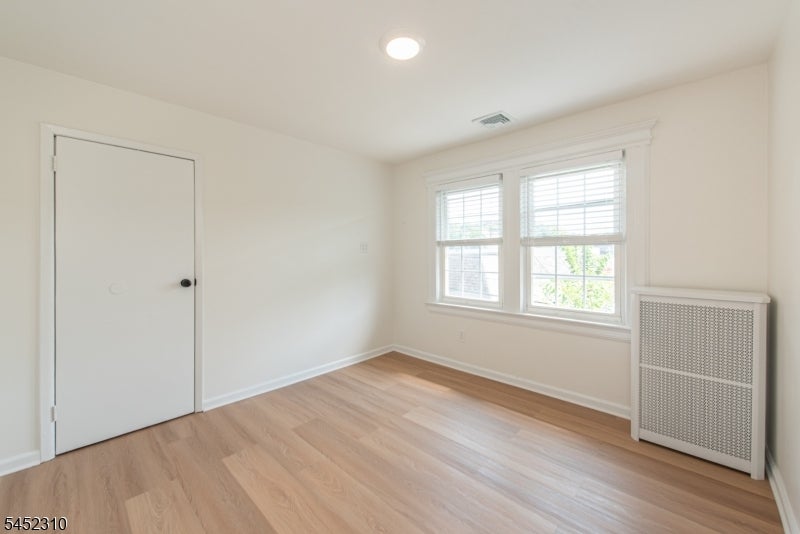160 Bloomfield Ave B