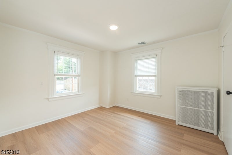 160 Bloomfield Ave B