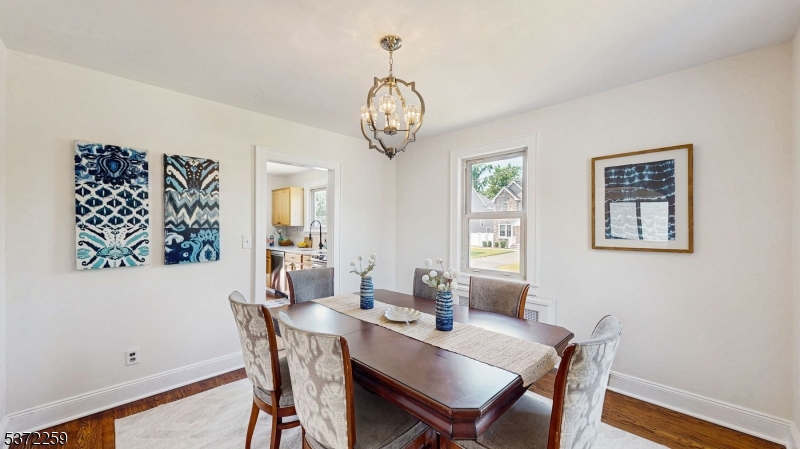 10 Ridgedale Ave West