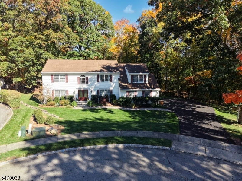 9 Hunting Meadow Ct