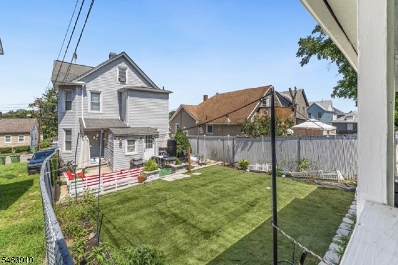 26 Dane St
