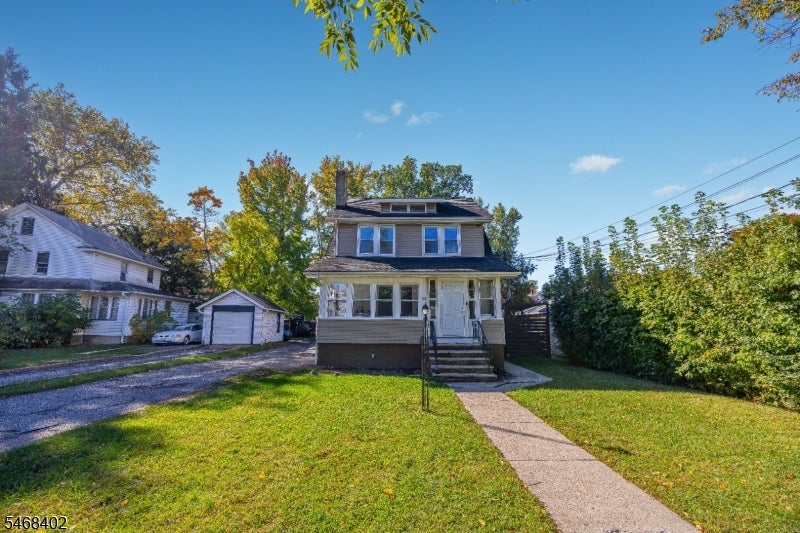 54 Bogert St