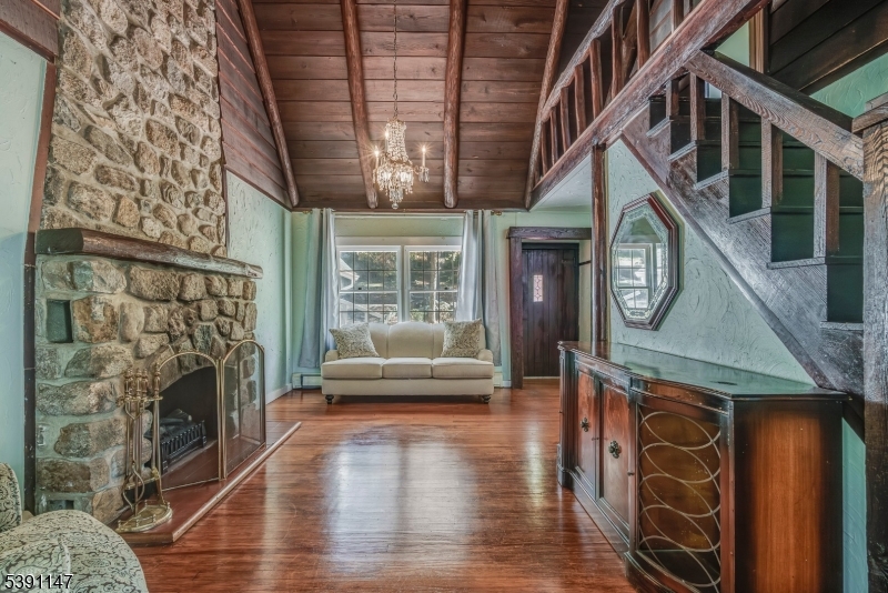 43 Hilltop Trl