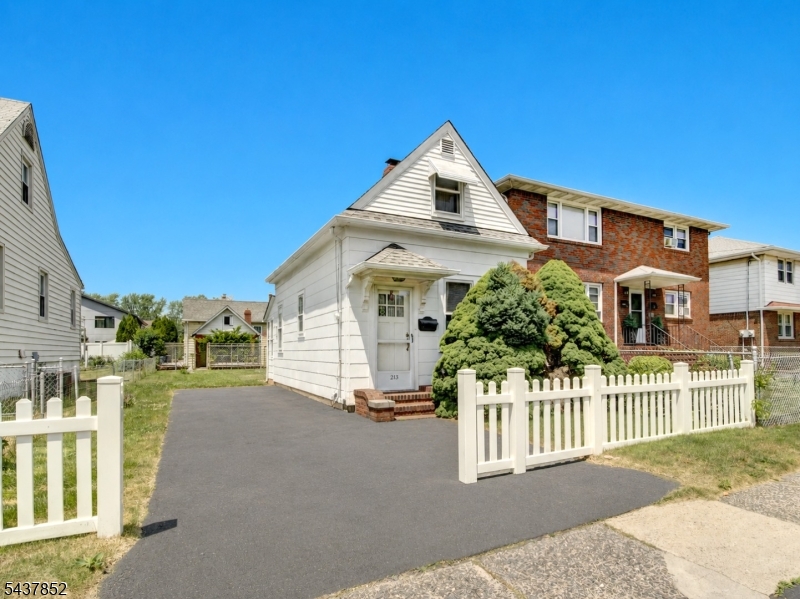 213 Kipp Ave