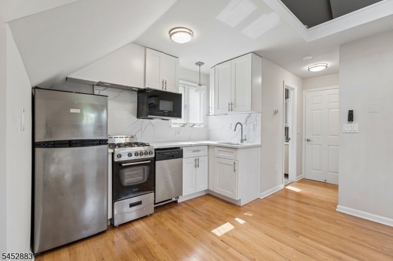 57 Greenwood Ave UNIT 3 3