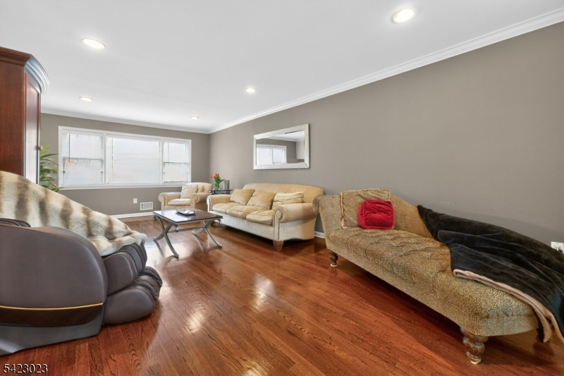 4 Babbitt Rd