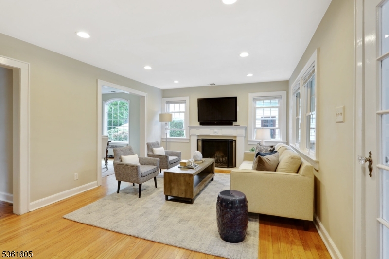 120 Greenwood Dr