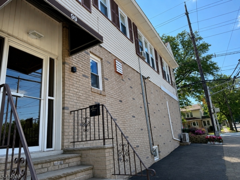 99 Nutley Ave