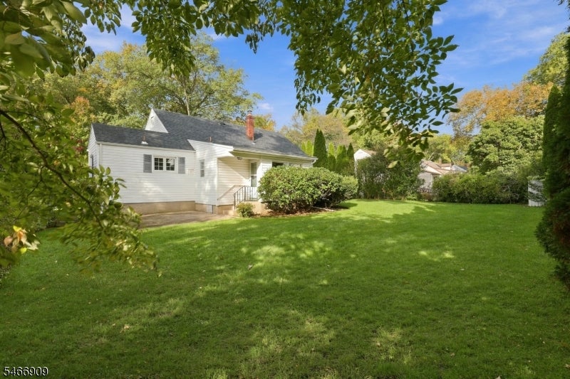 55 Monmouth Rd