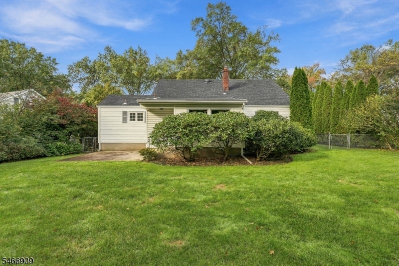 55 Monmouth Rd