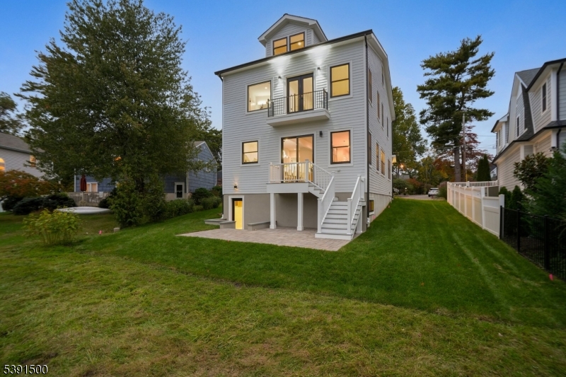 15 Lake Rd