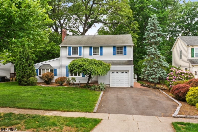 557 Monroe Ct
