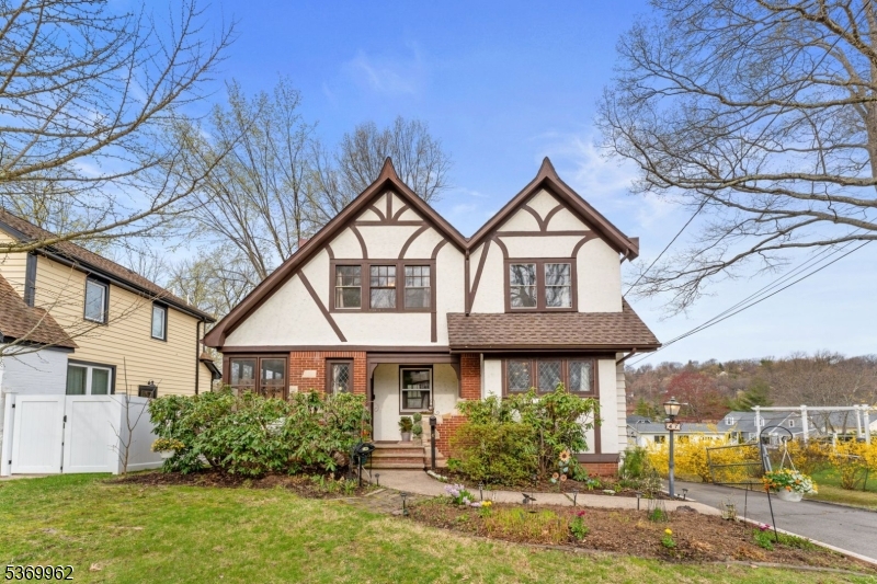 47 Sheridan Ave