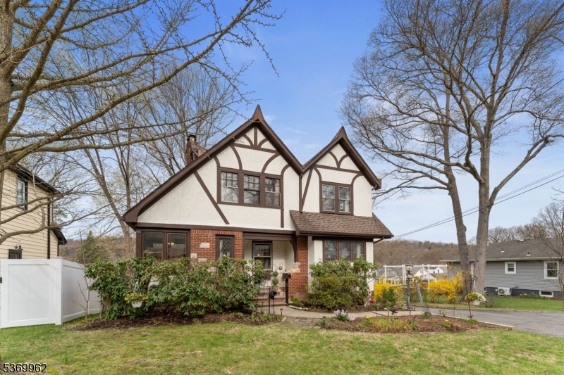 47 Sheridan Ave