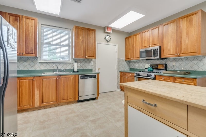 99 Kensington Cir
