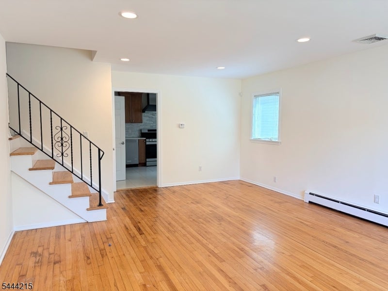 32 Pawnee Ave