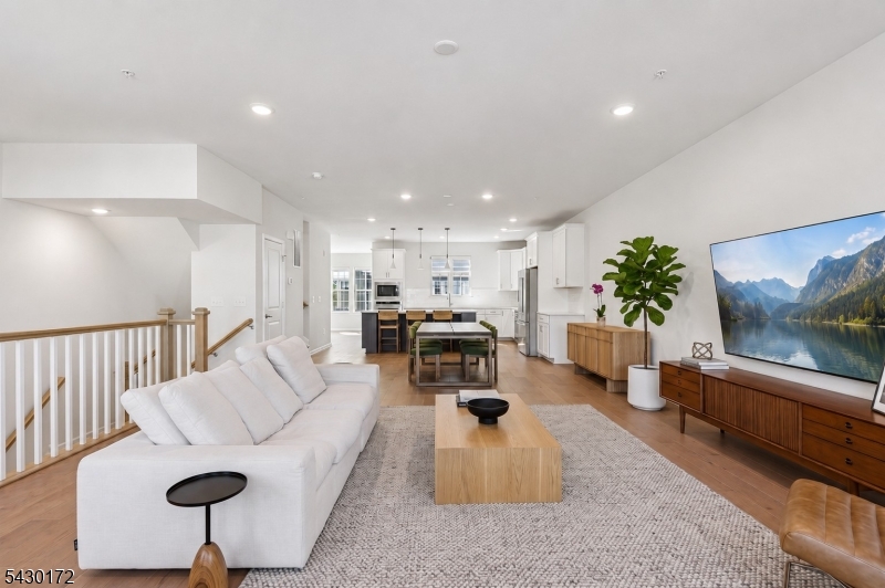 1 Periwinkle Ln