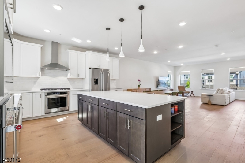 1 Periwinkle Ln