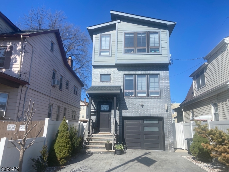 279 Gertrude St