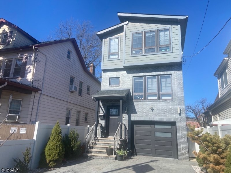 279 Gertrude St