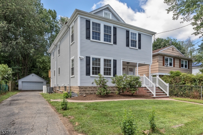 10 Green St