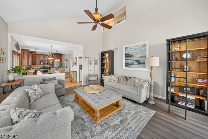 9 Summerfield Dr