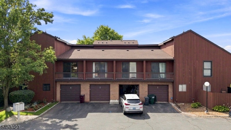 25 Bloomingdale Dr 2C