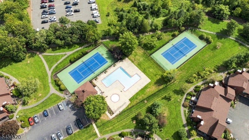 25 Bloomingdale Dr 2C