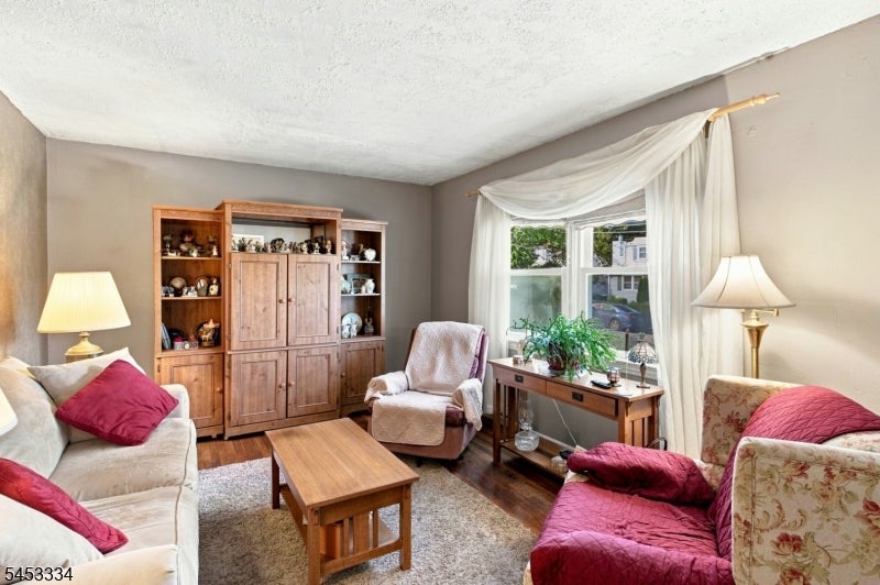 99 Mountain Rd