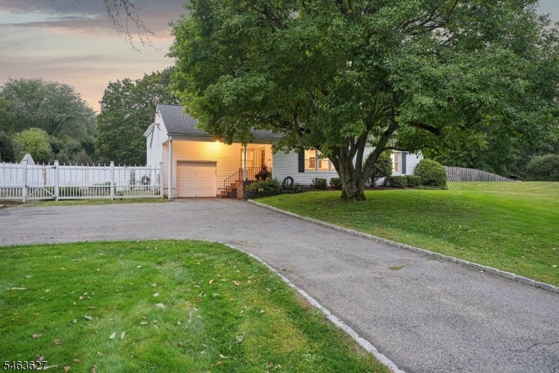 17 Cherry Ln