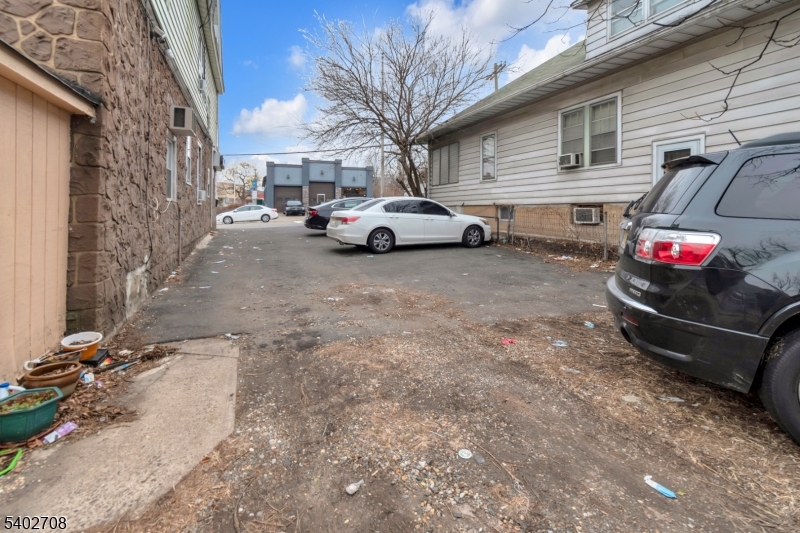 673 Clifton Ave
