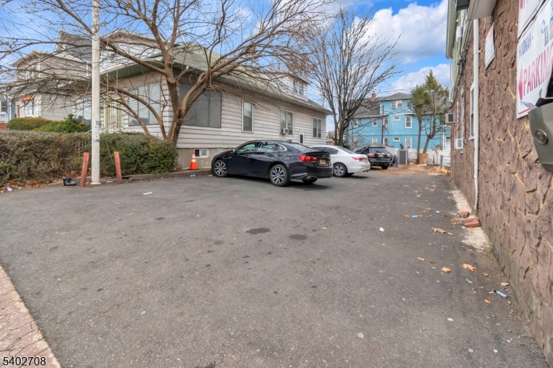 673 Clifton Ave