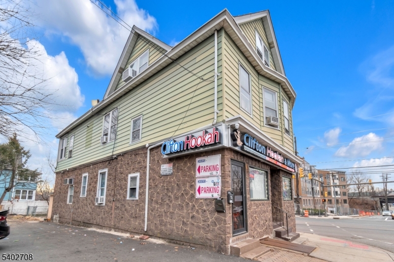 673 Clifton Ave
