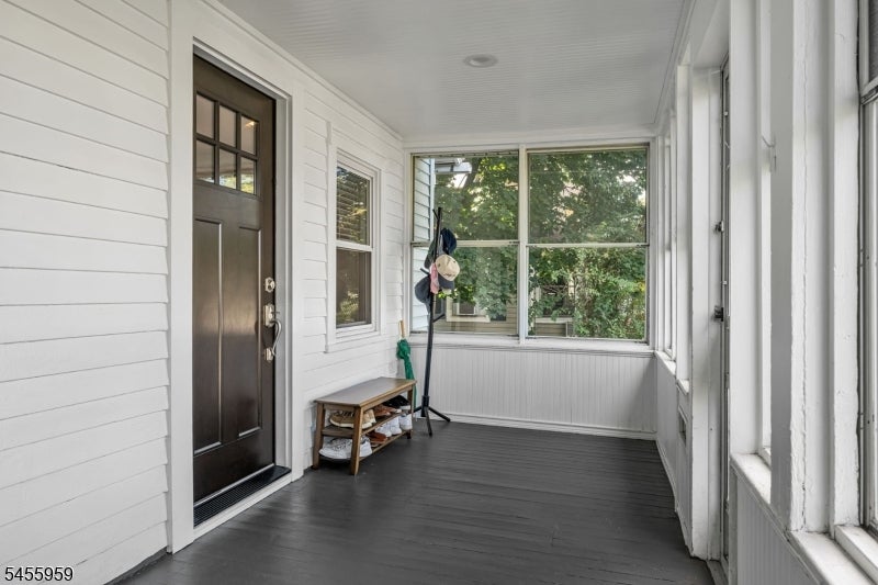 9 Delmar Ave