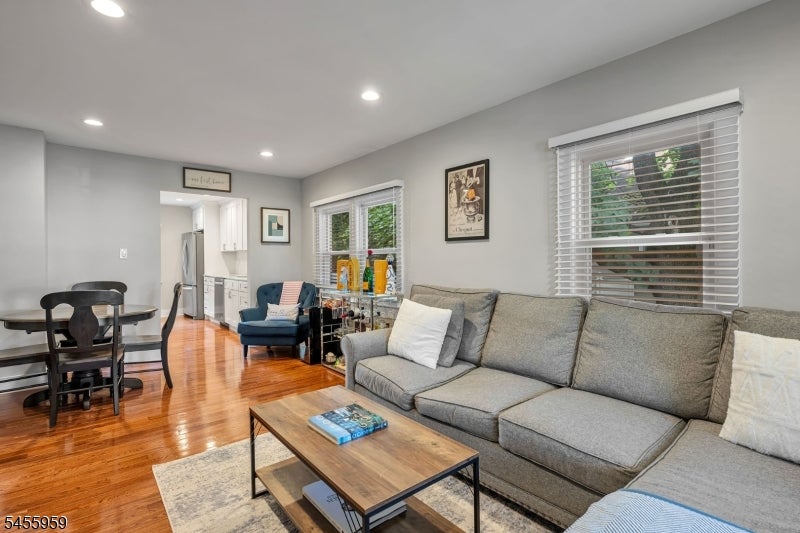9 Delmar Ave