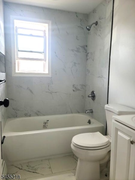 304 Franklin Ave 6
