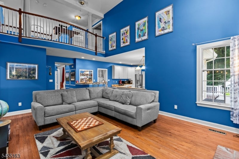 10 Ashley Dr