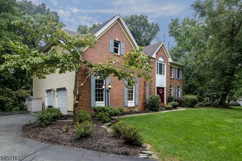 10 Ashley Dr