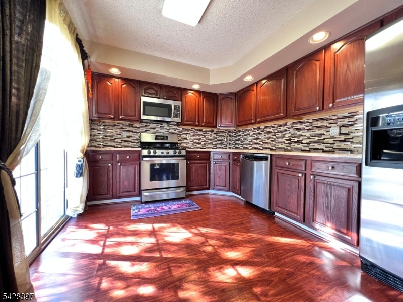4001 Riddle Ct